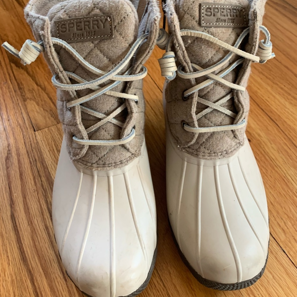 sperry women’s saltwater quilted duck boots